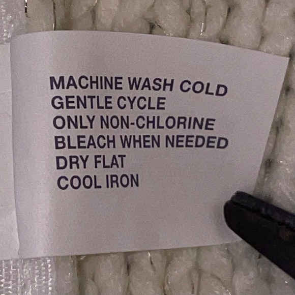 NWT Gap Kids Chunky Holiday Sweater with Sparkle - Picture 11 of 11